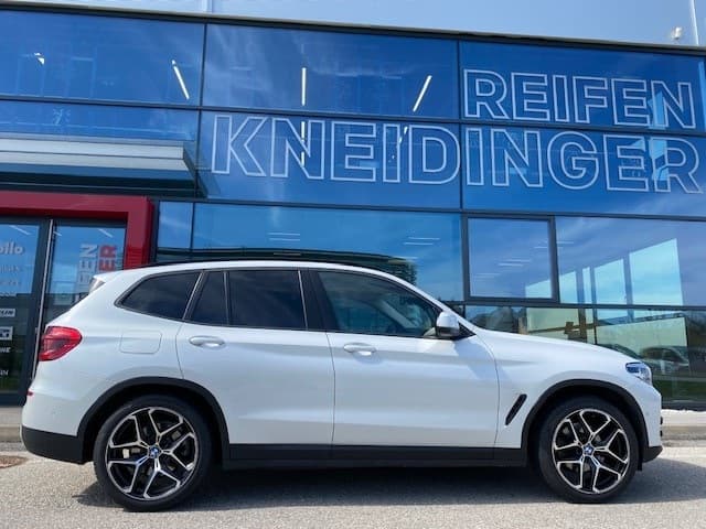 BMW X3 - MOMO RF04