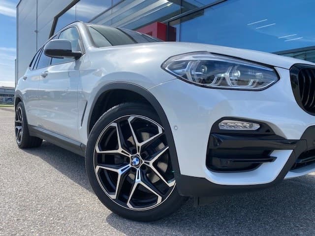BMW X3 - MOMO RF04