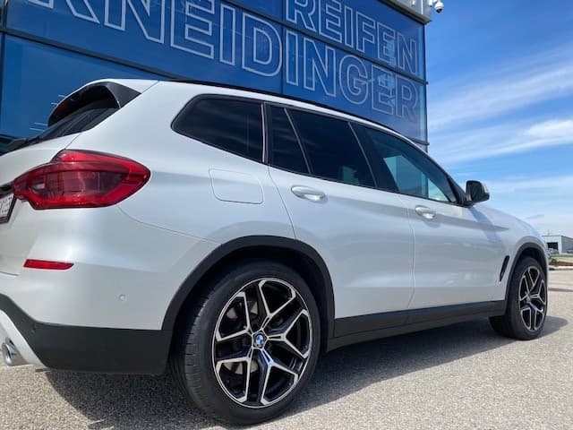 BMW X3 - MOMO RF04