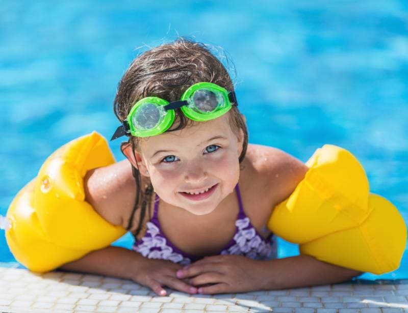 KINDERSCHWIMMKURSE IM URLAUB