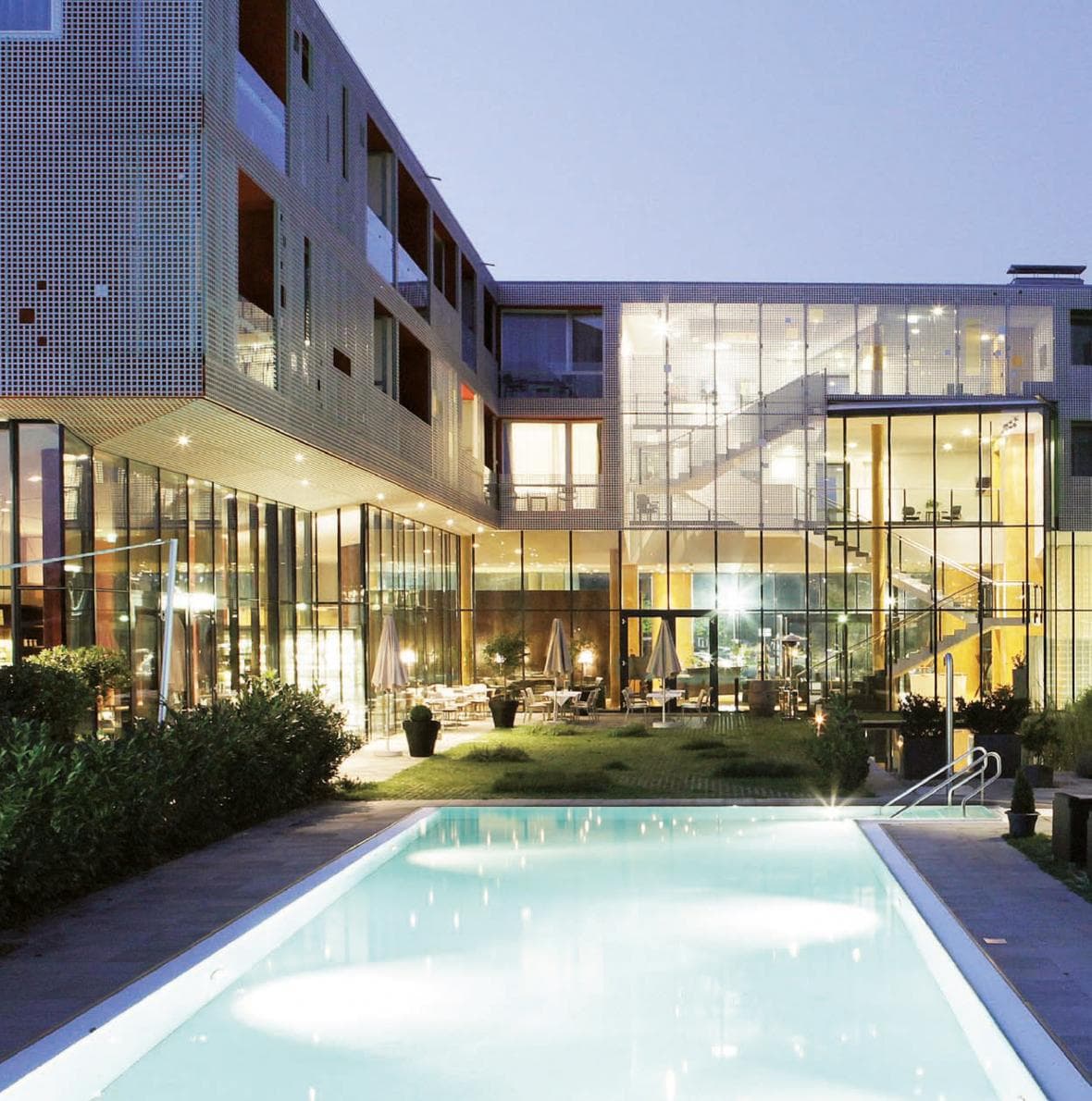 Architektonisches Glas - Eine neue Form von PERFEKTION in Glas und Alu