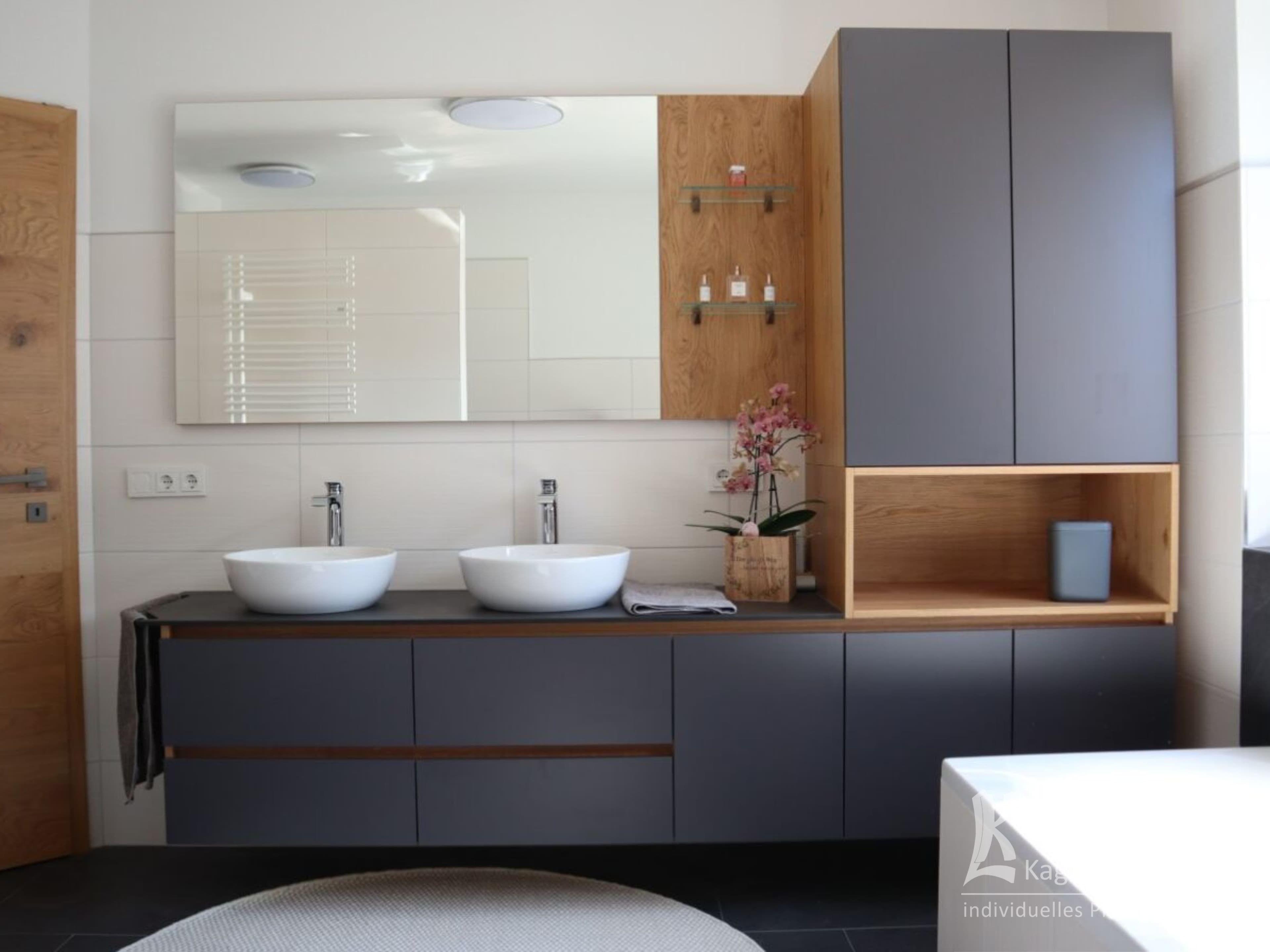 Modernes Badezimmer