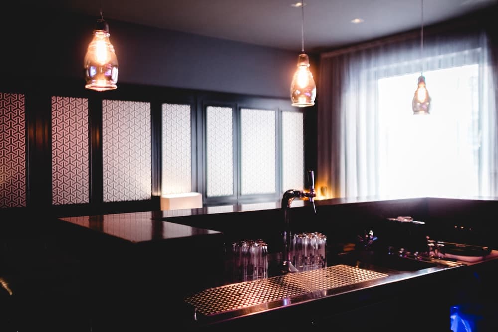 Leon’s Liquid Lounge