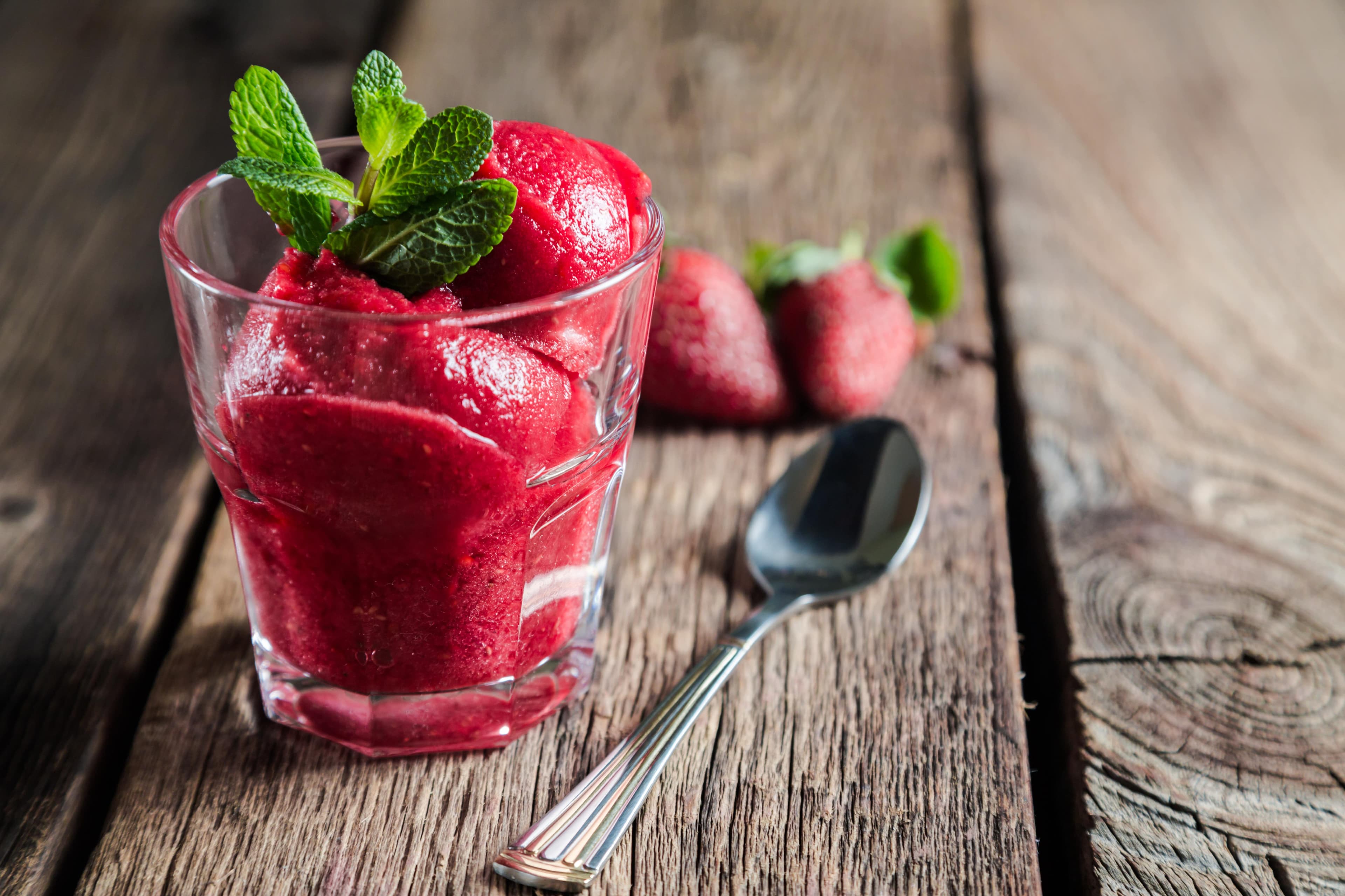 Bauernhofeis - Erdbeersorbet