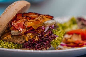 Genussvolle Vielfalt | Täglich frische Mittagsteller und hausgemachte Köstlichkeiten