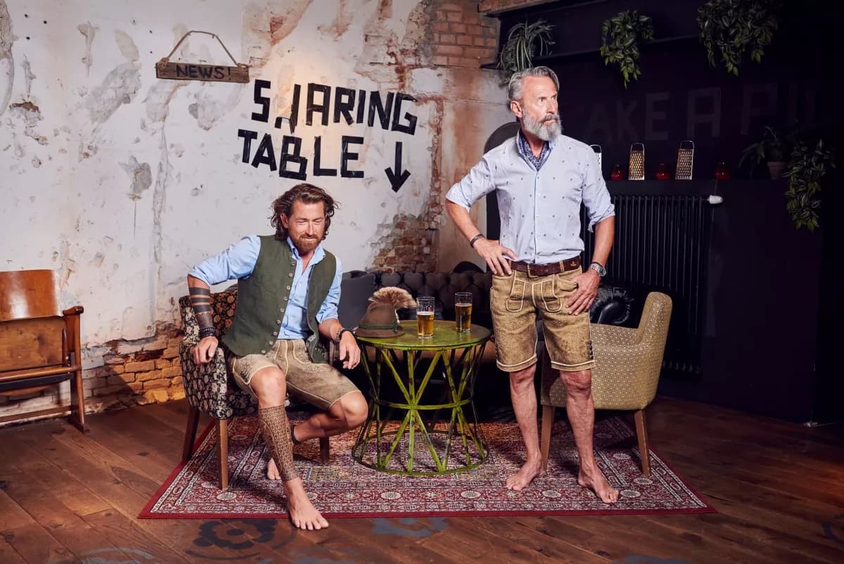 Traditionelle Trachten-Hirschlederhose sämisch gegerbt aus Österreich – Ein Erbe der Handwerkskunst