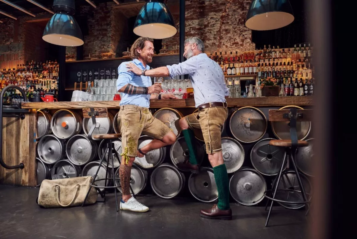 Maßgefertigte Hirschlederhose aus Österreich – Einzigartige Handwerkskunst