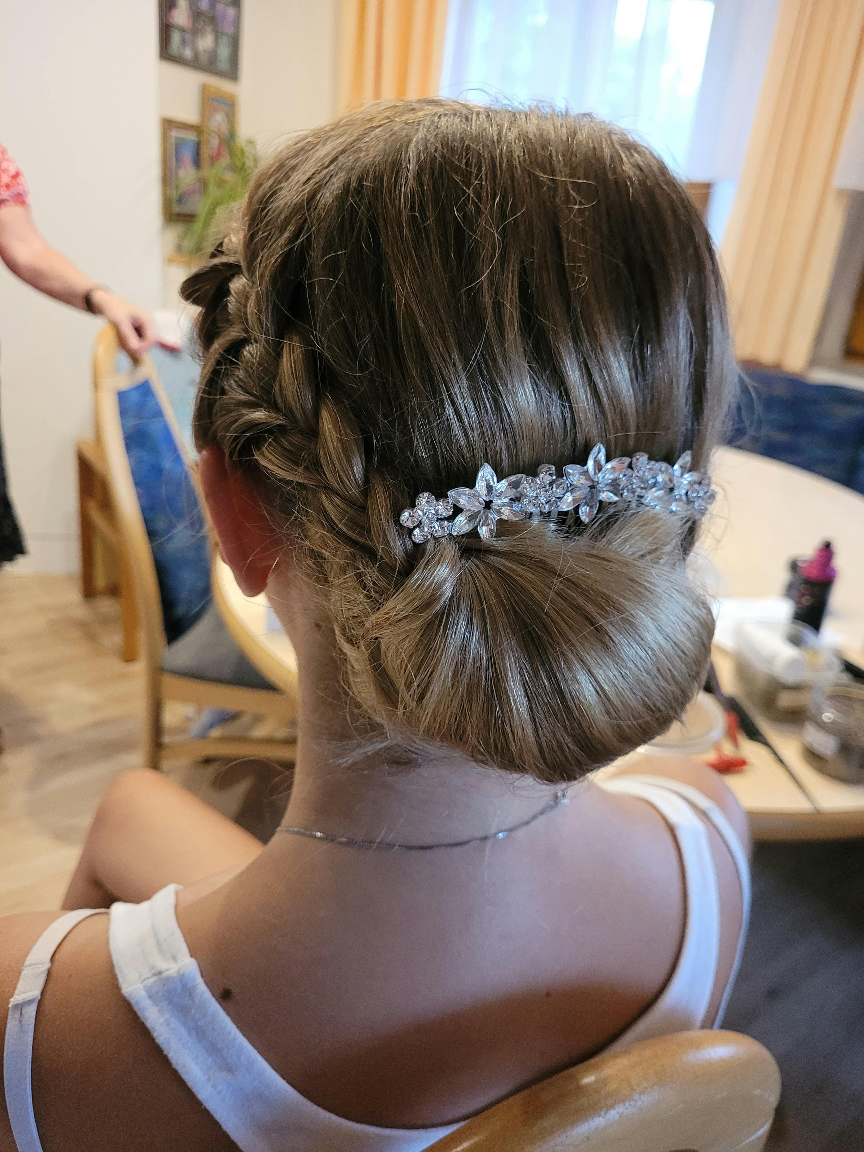 Brautstyling in Eferding – Glamouröse Hochsteckfrisuren mit Stil