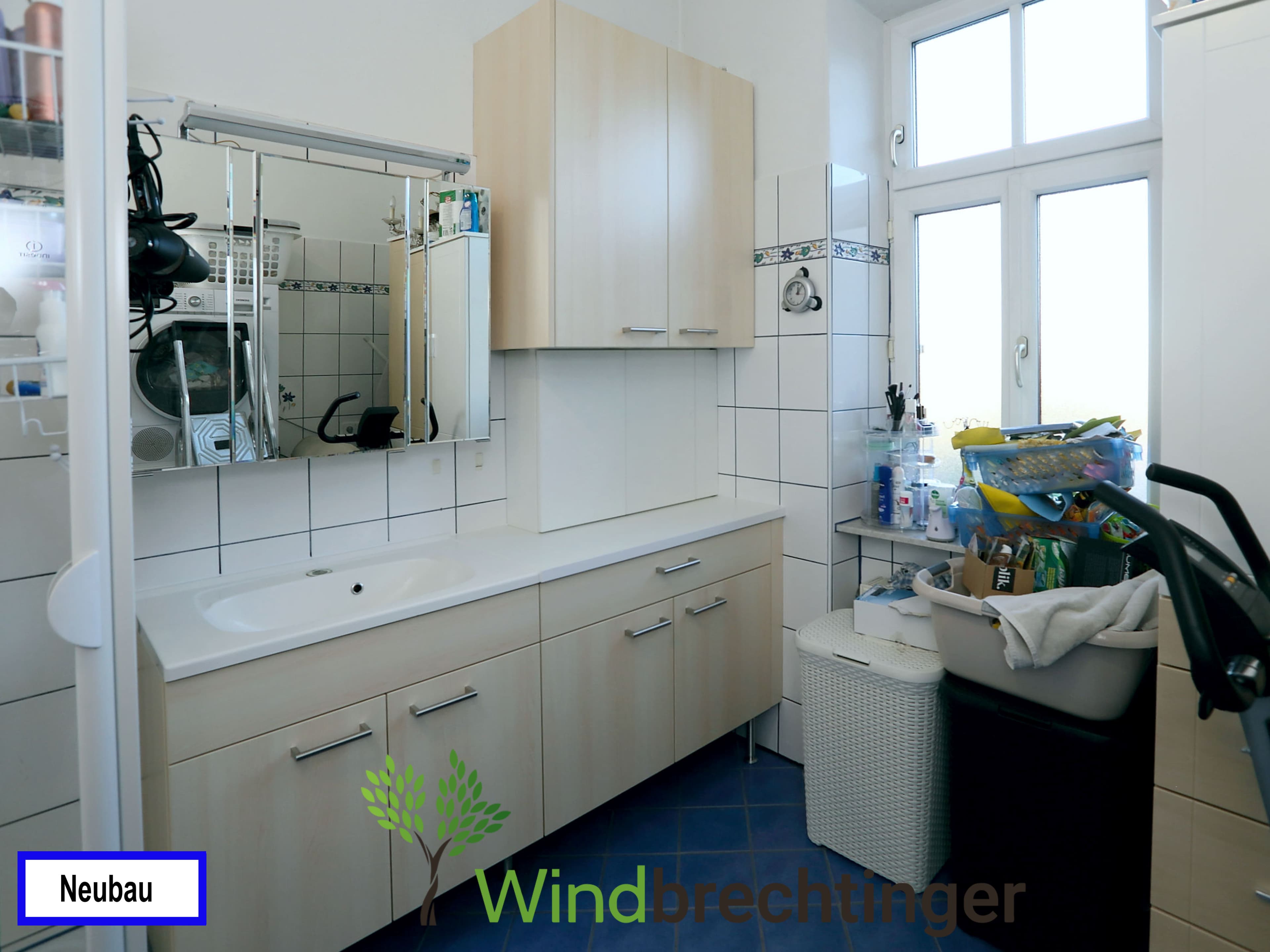 Maßangefertigte Badezimmermöbel in Neubau – Eleganz von Tischlerei Windbrechtinger