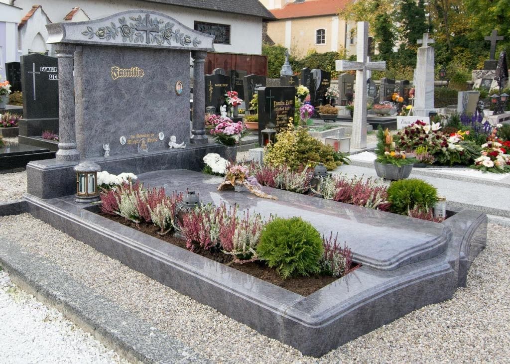 Naturstein für Grabmäler in Melk