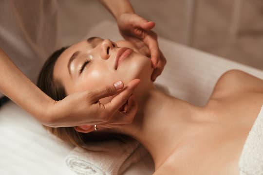 Günstige Gesichtsbehandlung in Linz – Strahlende Haut zum kleinen Preis