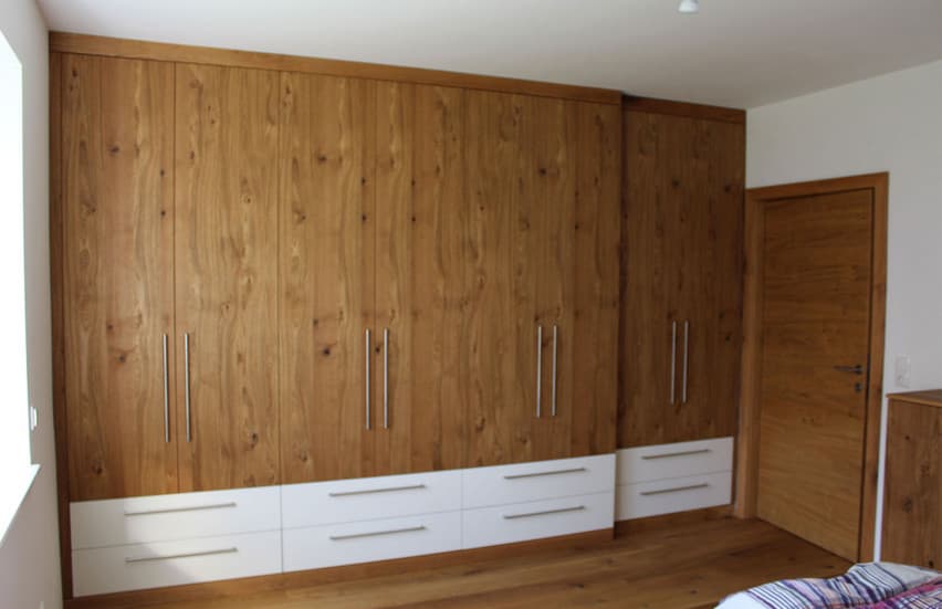 Maßangefertigter Kleiderschrank Steyr