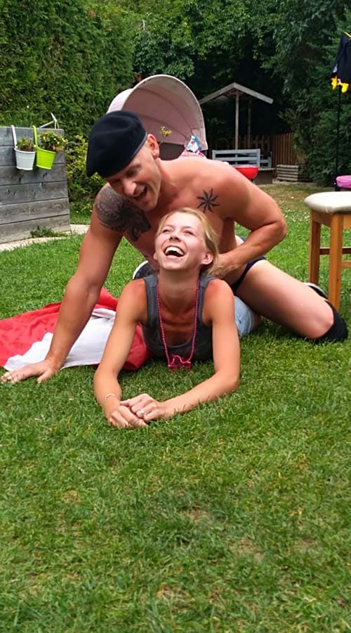 Polterabend planen? Stripper Chris bietet die beste Show in Linz