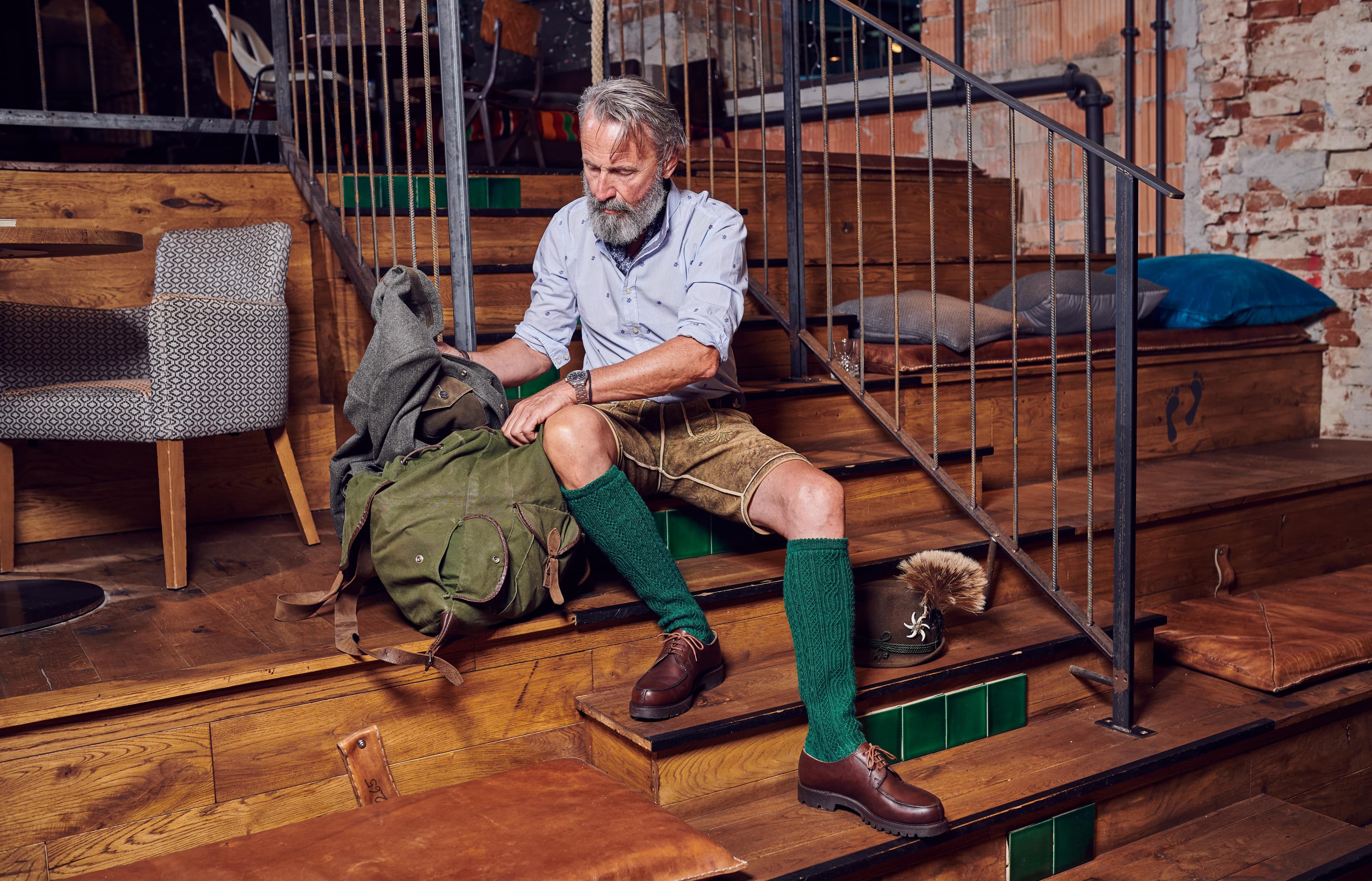 Personalisierte Lederhosen aus Hirschleder nach Maß
