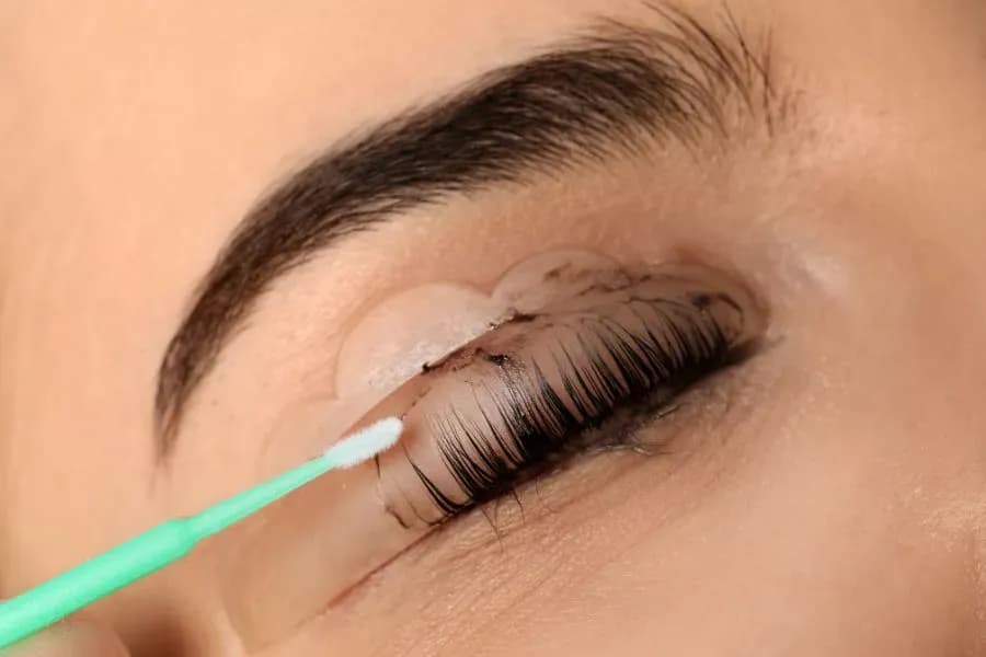 Wimpernlifting in Krems – Schwungvolle Wimpern ohne Mascara