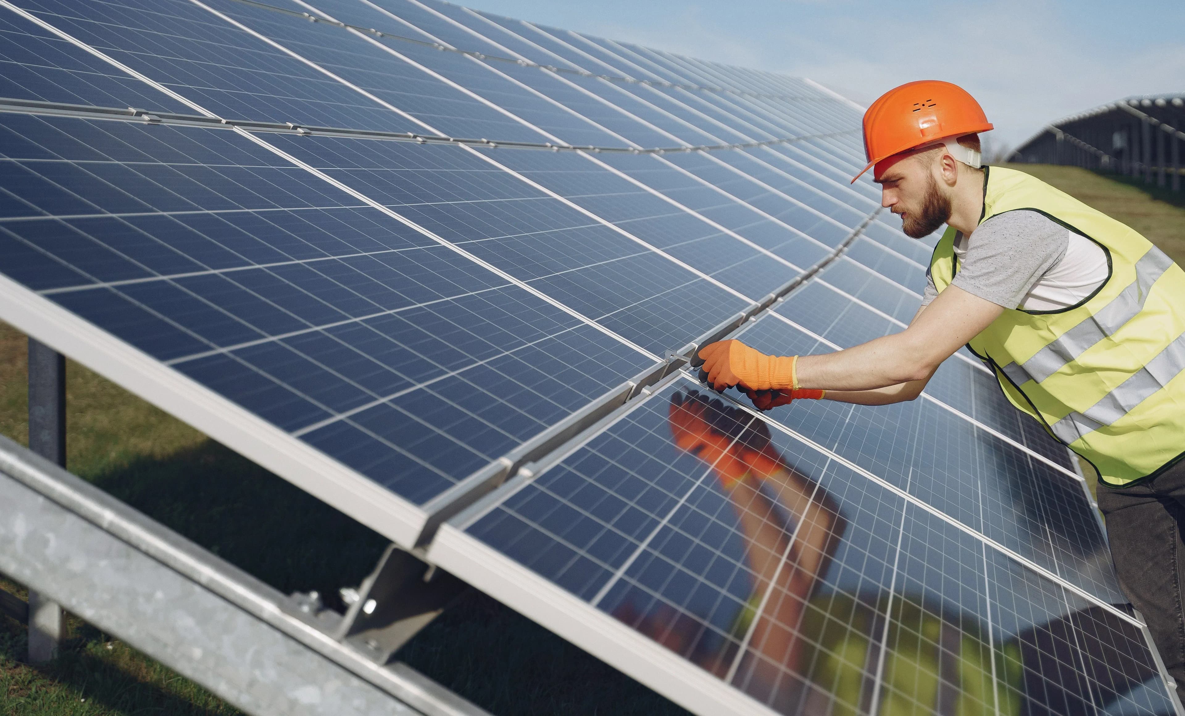 Photovoltaik-Fassade in Wunschfarbe in Oberösterreich kaufen