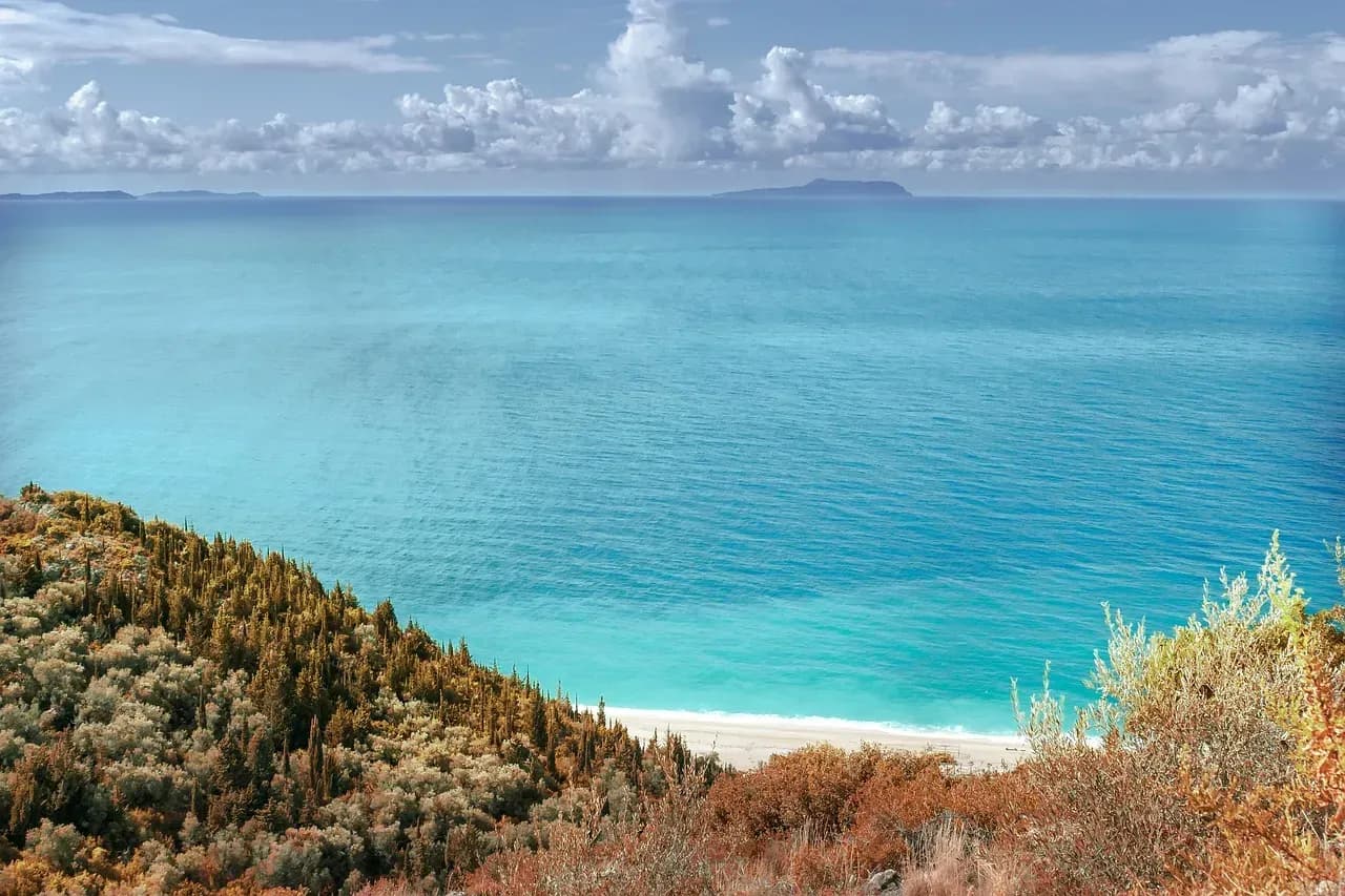 Reiseführer zu Natur, Kultur und Stränden Albaniens