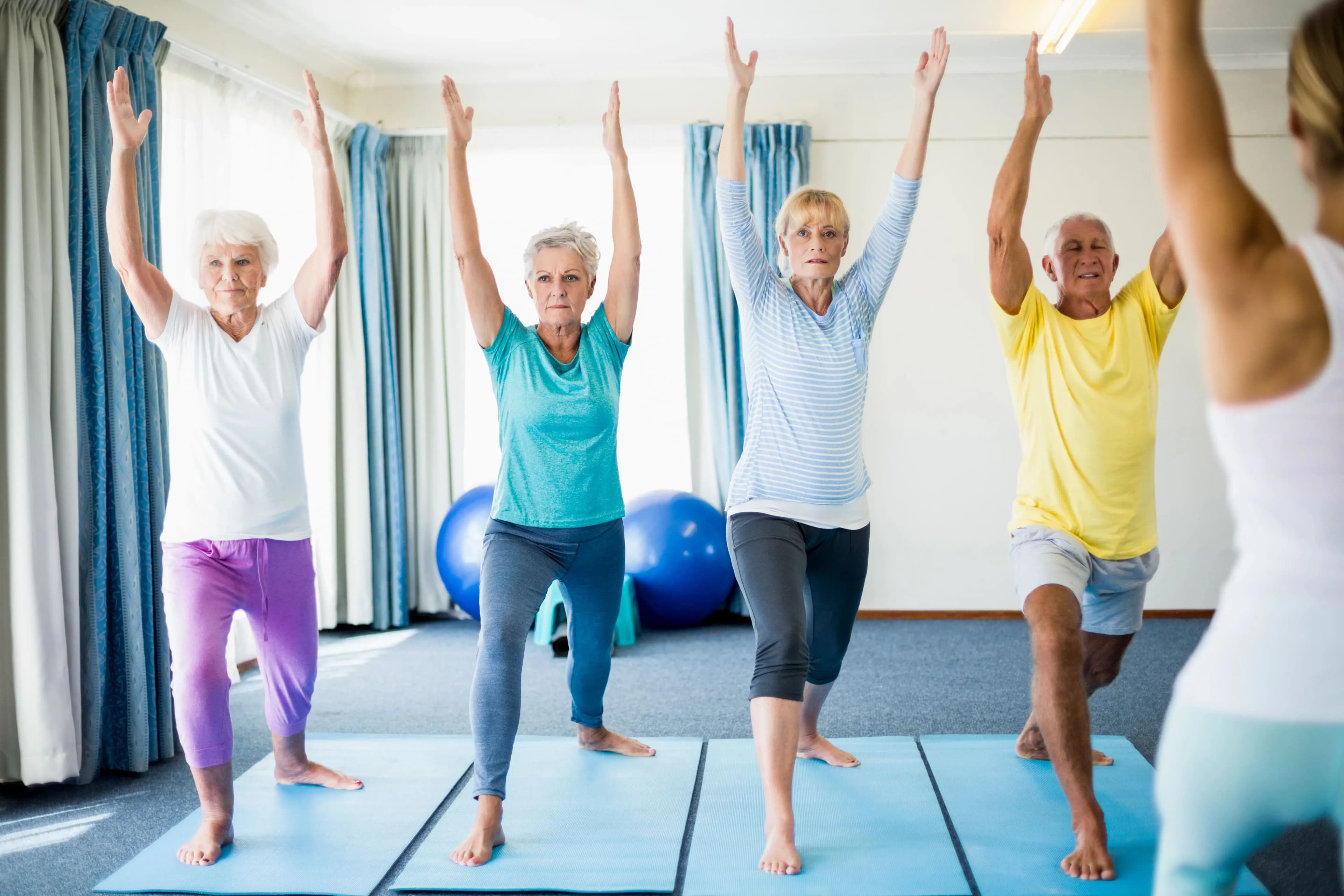 Rehasporttrainer mit Senioren