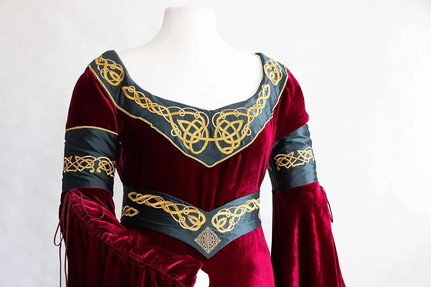 Exklusive Faschingskostüm oder Karneval-Kostüm für Damen aus Herr der Ringe Elbin Arwen