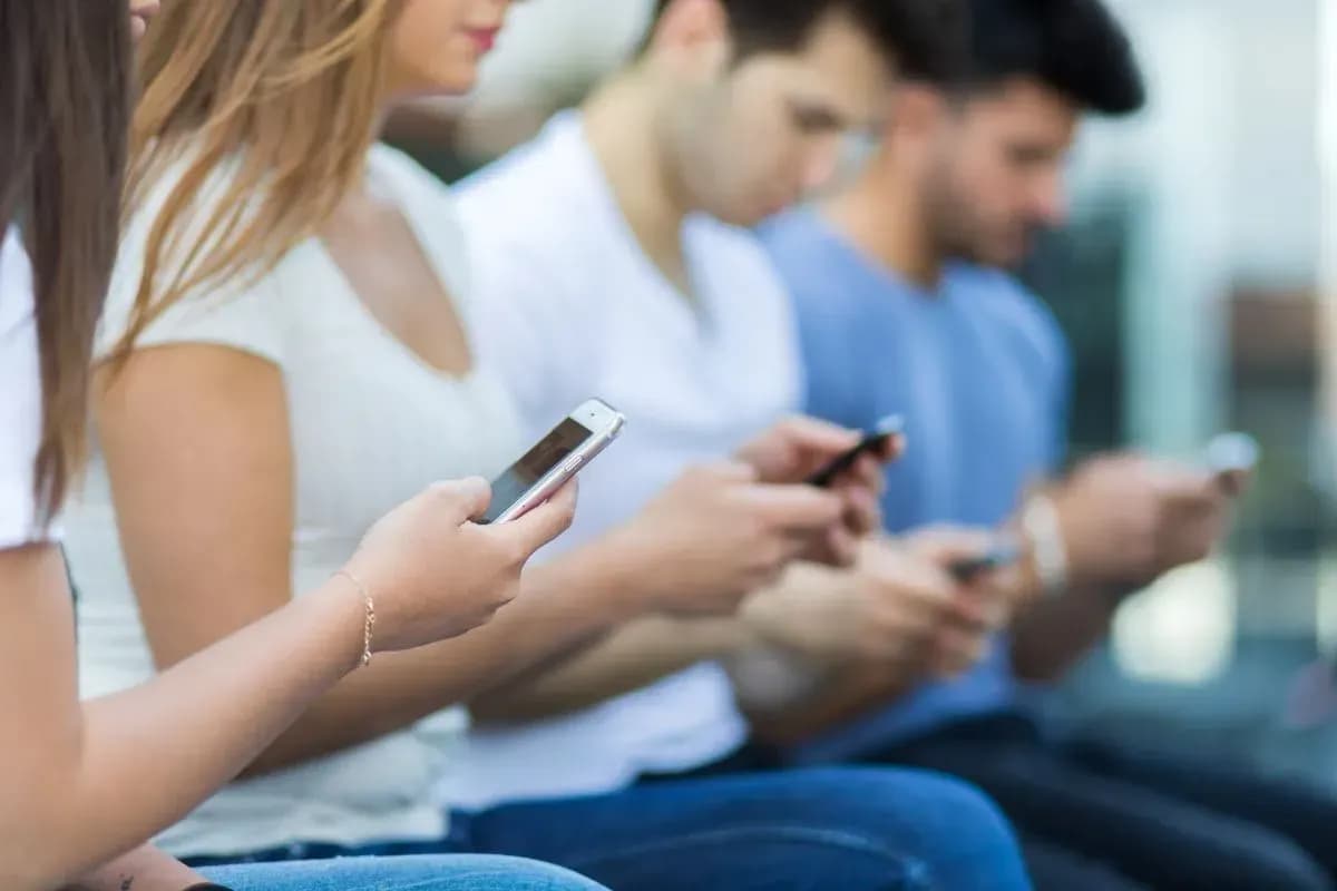 Wieviel Zeit verbringen wir täglich mit dem Smartphone