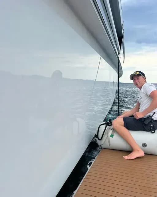 Salzrückstände vom Boot entfernen - Umweltfreundlich und günstig