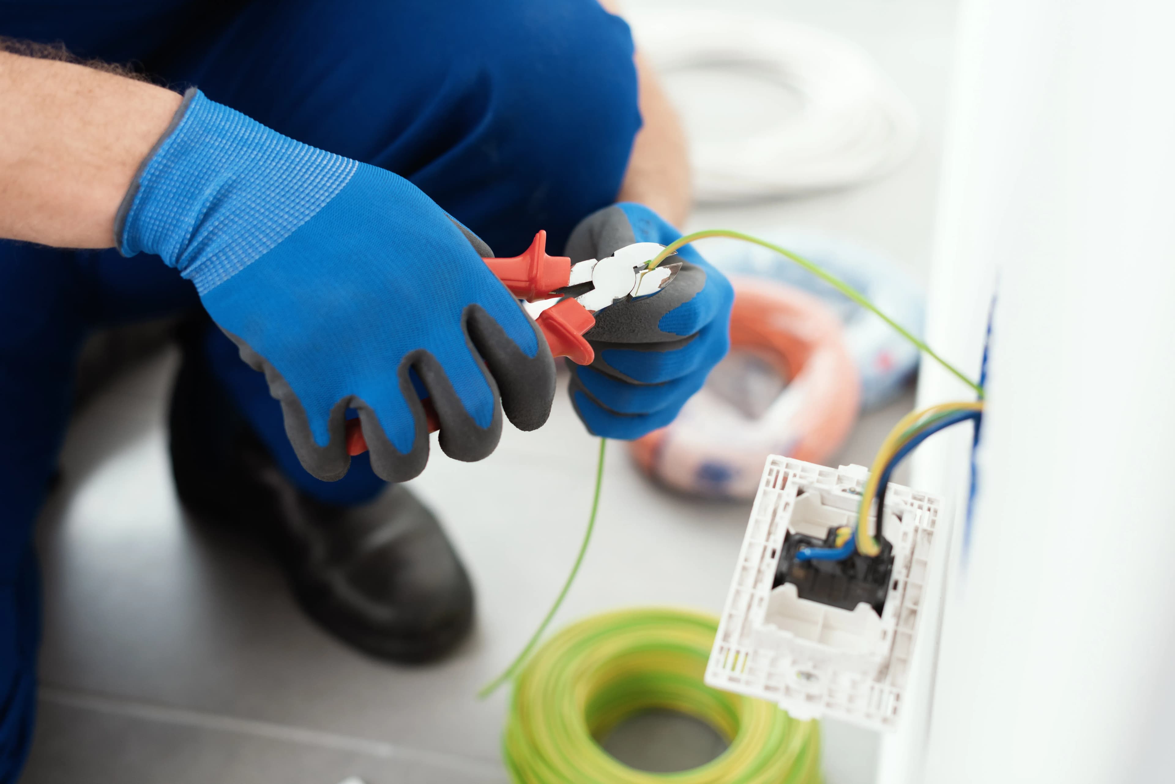 Professioneller Elektrotechniker in Gerasdorf bei Wien