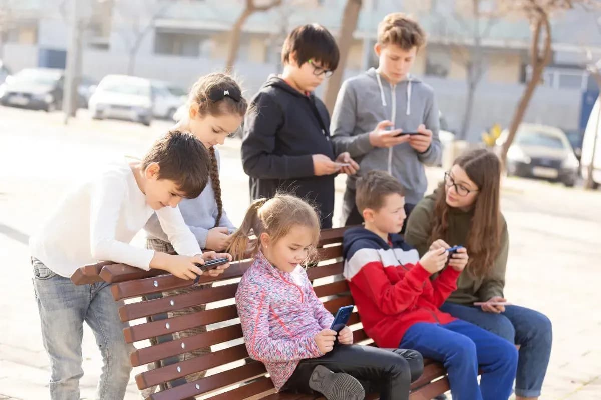 Handysucht bei Jugendlichen - Tipps für Eltern und Lehrer