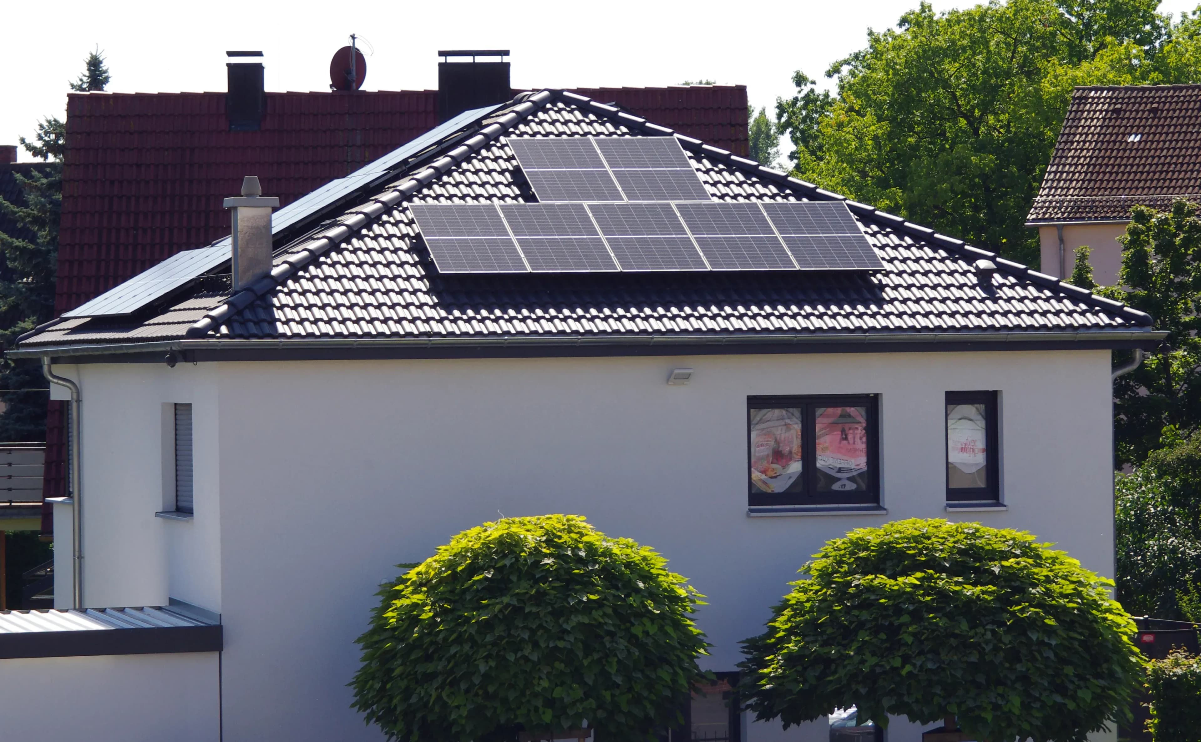 Photovoltaik-Fassade in Wunschfarbe in Oberösterreich kaufen