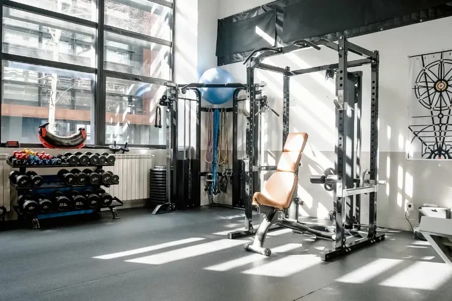 Rückentraining und Reha im Fitnessstudio