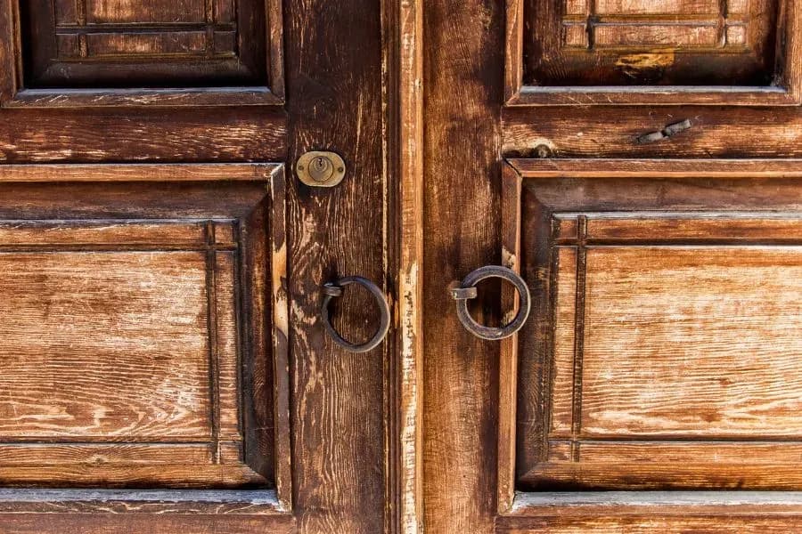 Gemälde & Porzellan – Fachkundige Begutachtung und Restauration