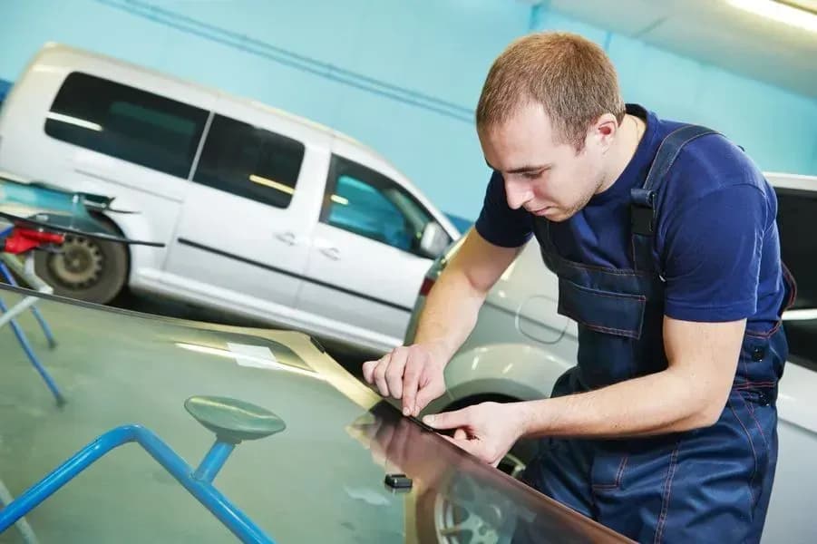 Mobile Autoscheibenreparatur in Bonn vor Ort