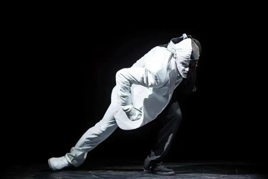 Mapping Dance Shows buchen
