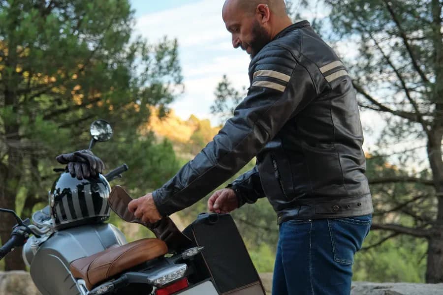 Motorrad am Campingplatz