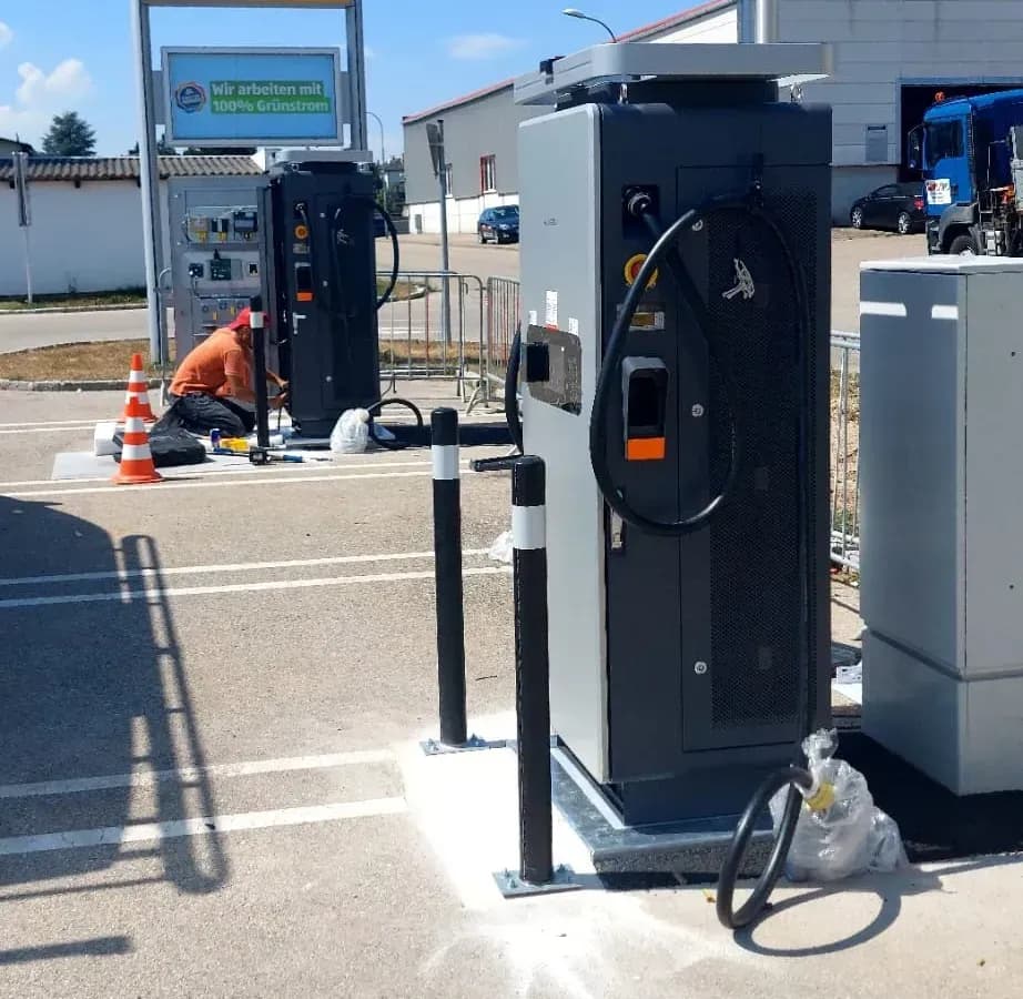 Energieeffiziente Schnellladestation mit Speicher installieren in Niederösterreich