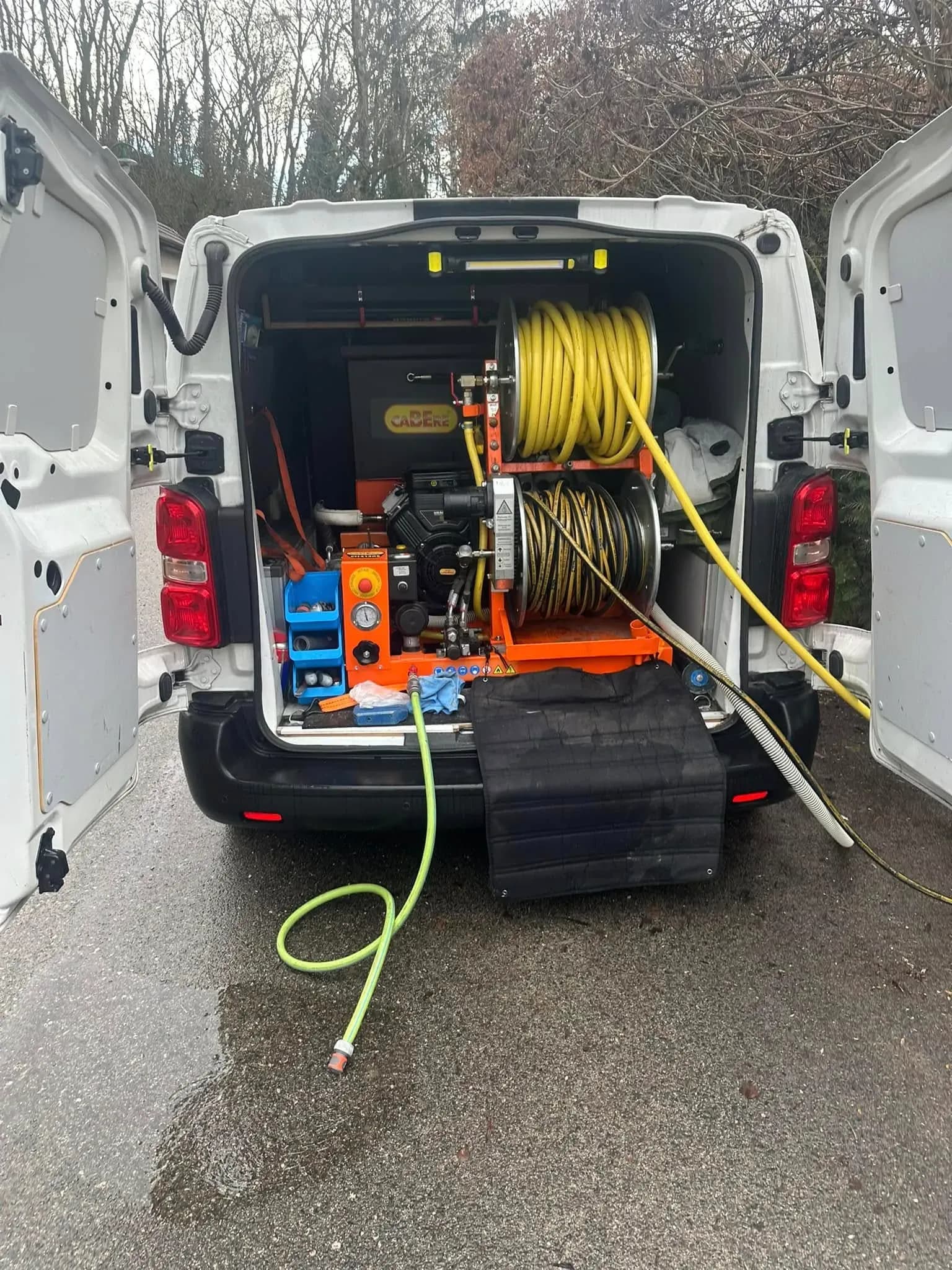 Professionelle Rohrreinigung für Gewerbe im Bezirk Baden