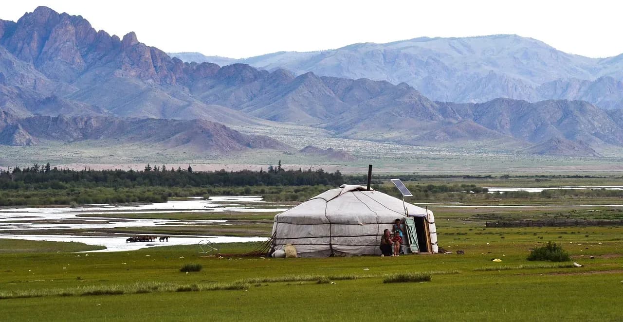 Mongolei erleben – Durch die Steppe zum Nomadenleben