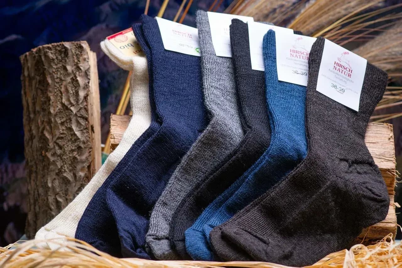 Feingestrickte Socken aus Schurwolle kaufen