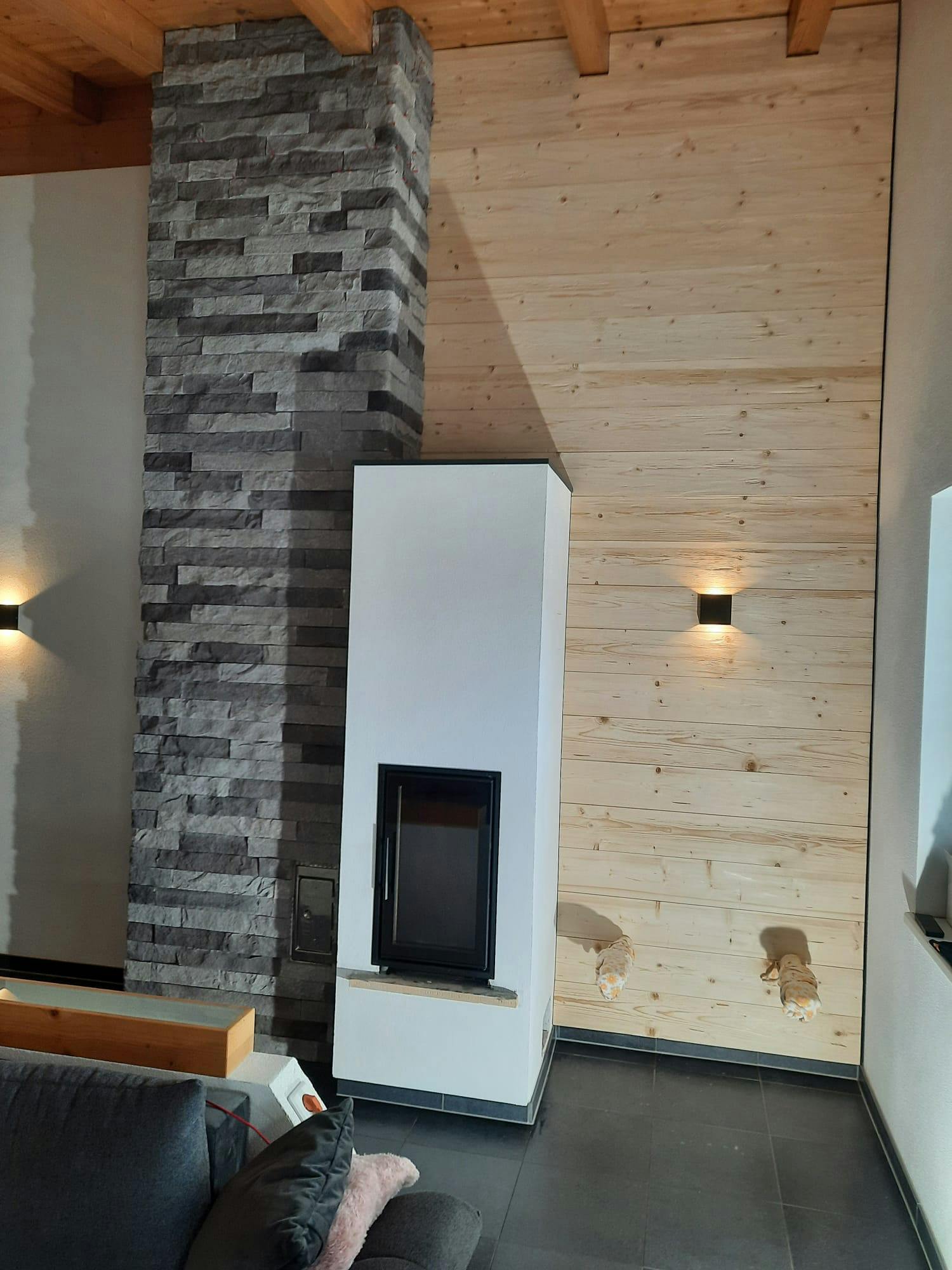 Professioneller Fliesenleger in Wattens