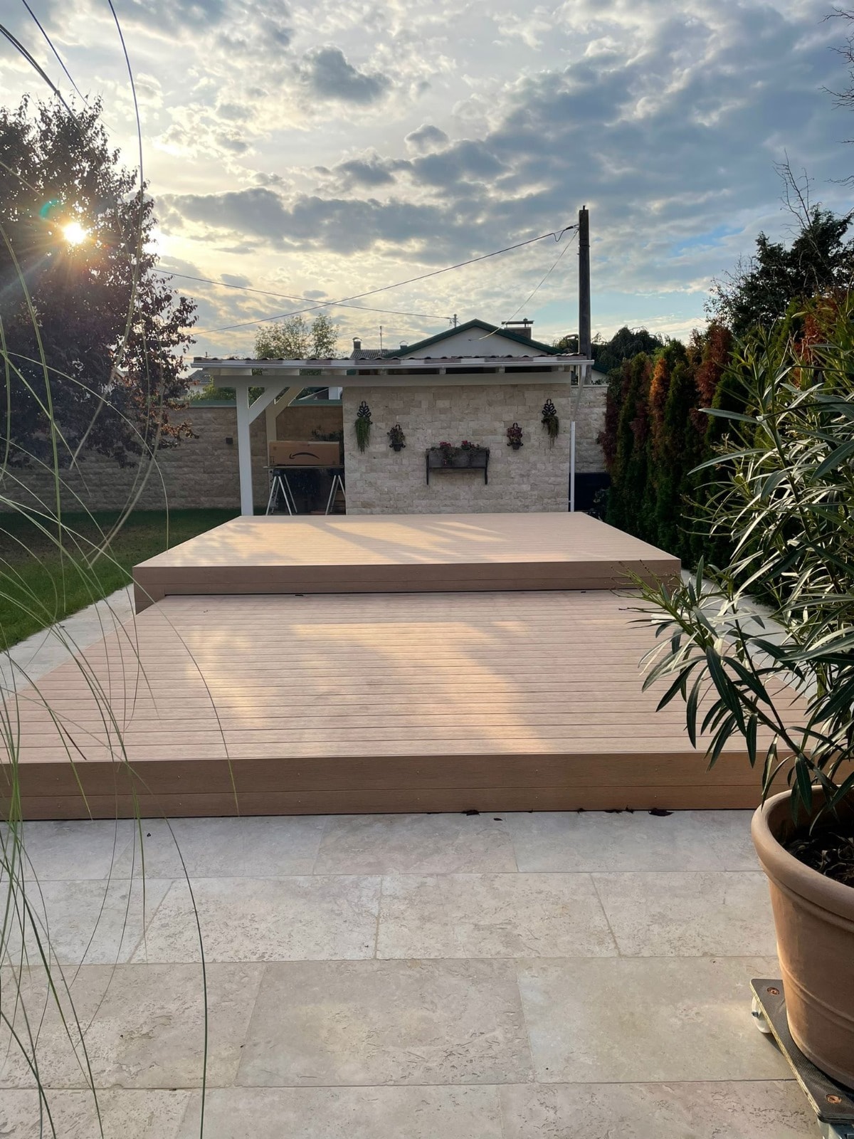 Pooldecks nach Maß in Linz