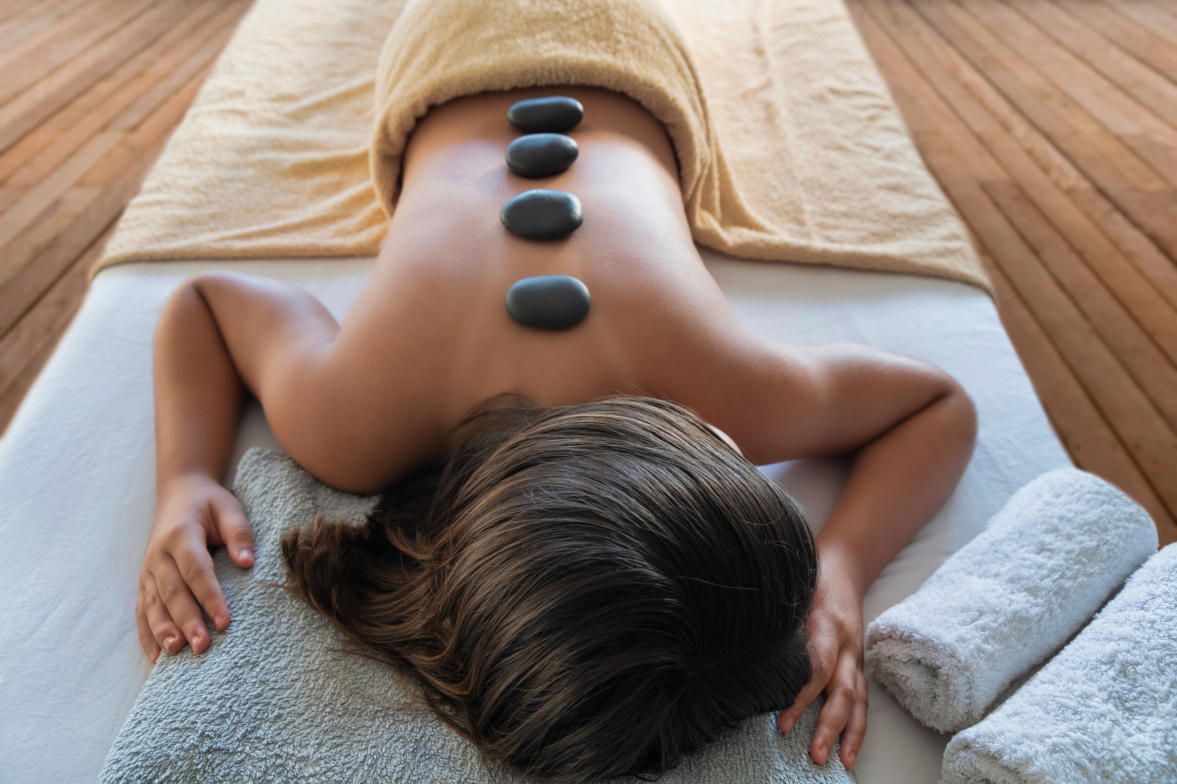 Hot-Stone Massage in Kirchdorf