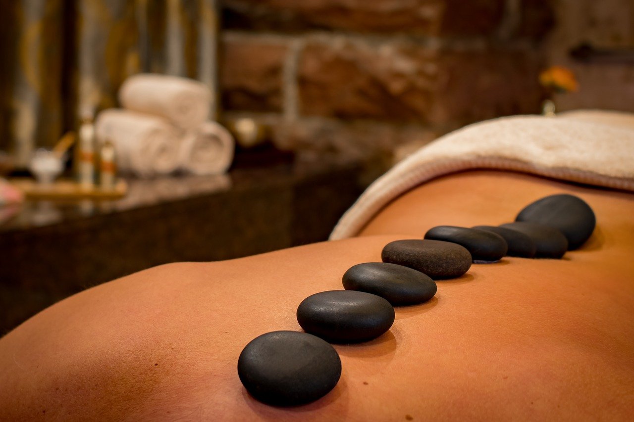 Hot Stone Massage in Dorsten – Entspannung und Wohlbefinden