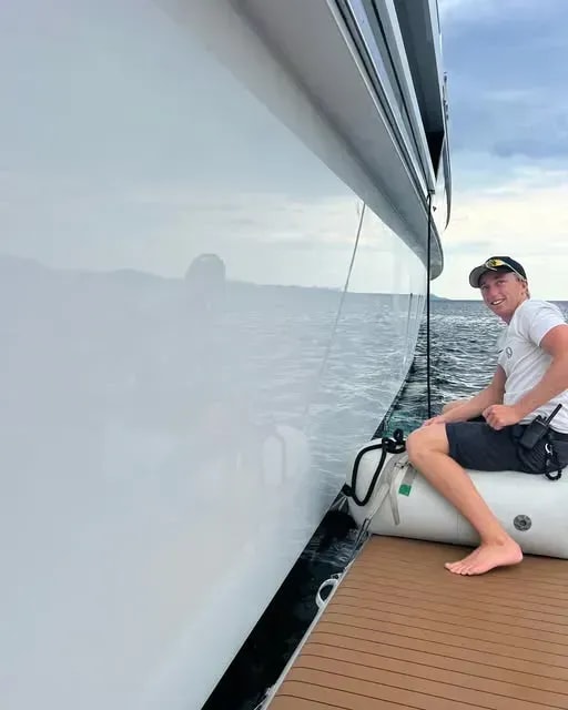 Salzrückstände vom Boot entfernen - Umweltfreundlich und günstig