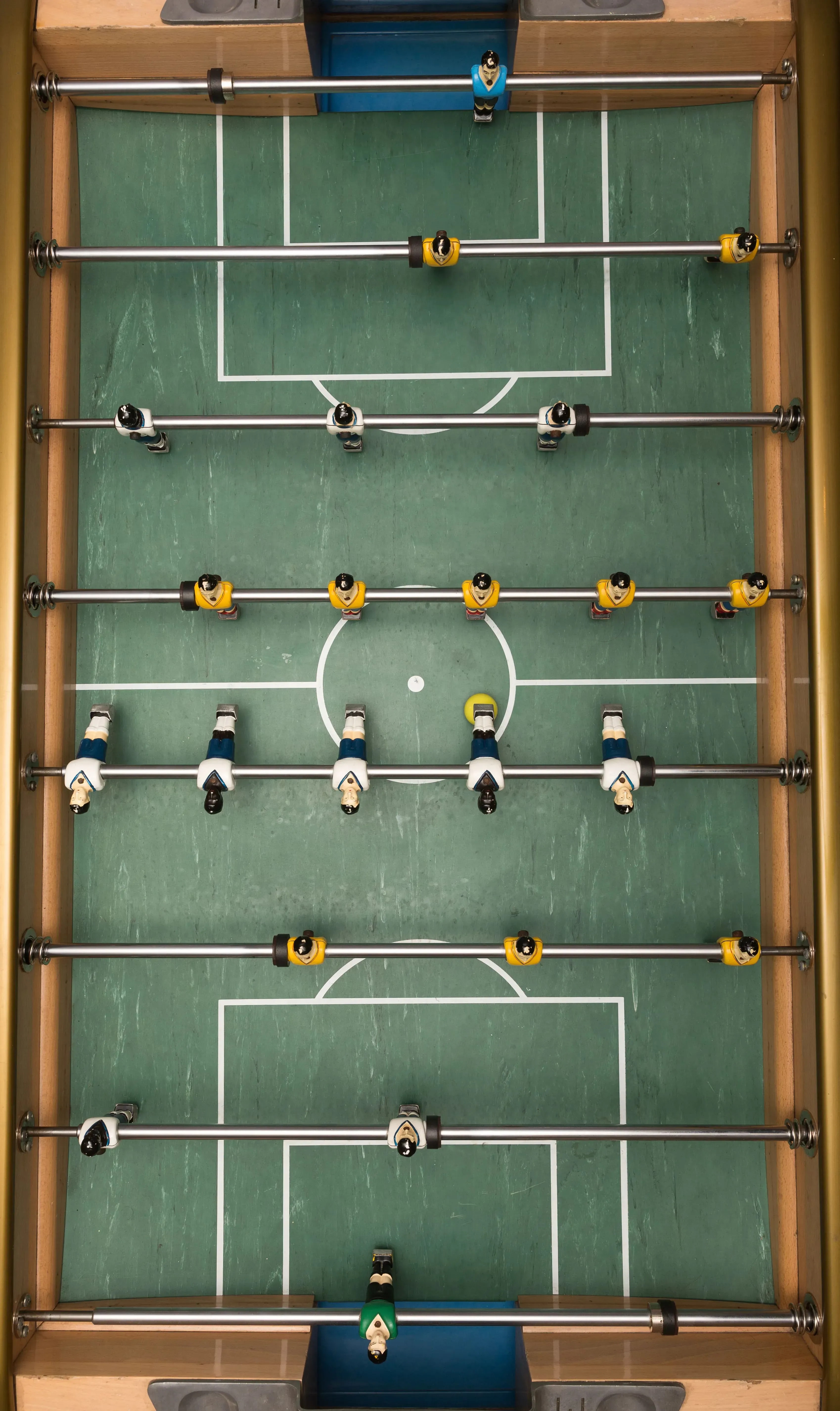 Tischfußball für Firmen in Bern – Hochwertige Modelle mit Zubehör