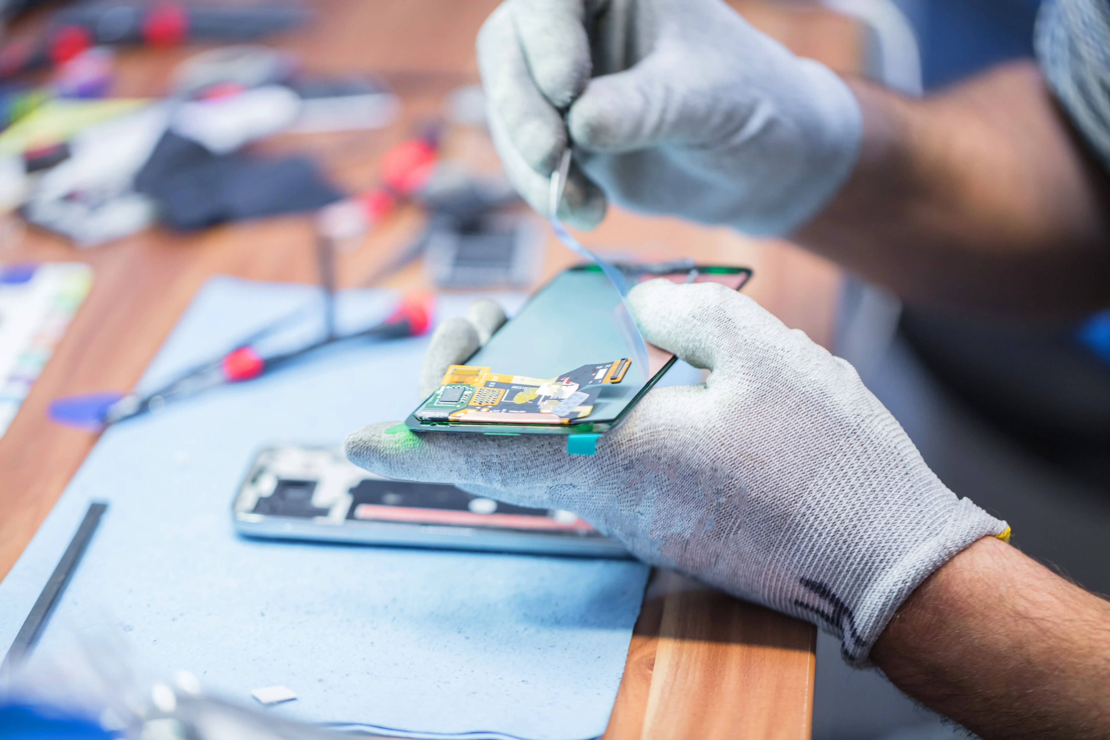 Handy mit Wasserschaden in Linz reparieren lassen – Smart Tech hilft