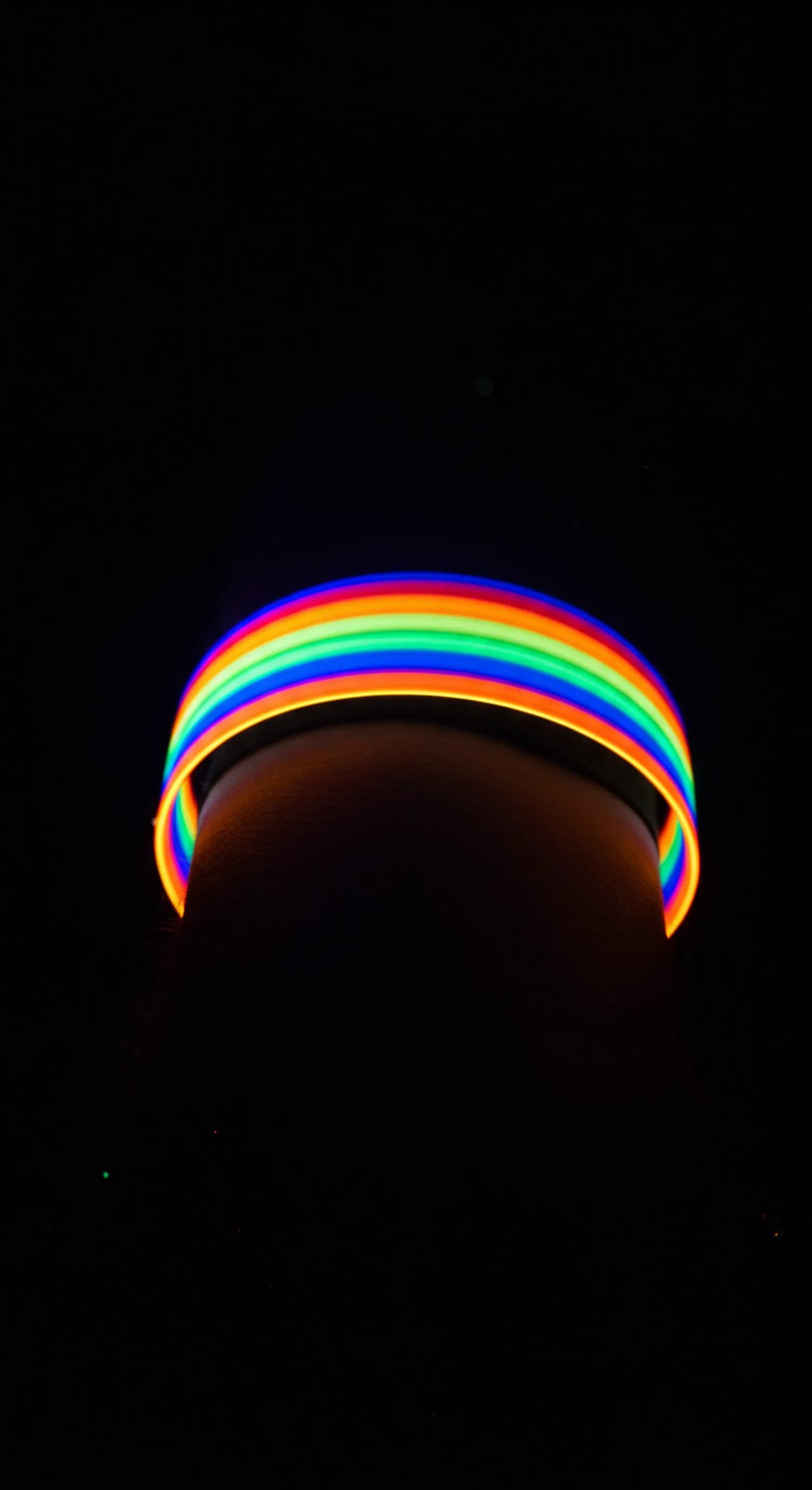 Leuchtarmbänder erklärt: So bringst du sie zum Leuchten! banner